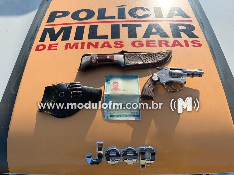 Homem armado com faca e revólver é preso pela Polícia Rodoviária Militar