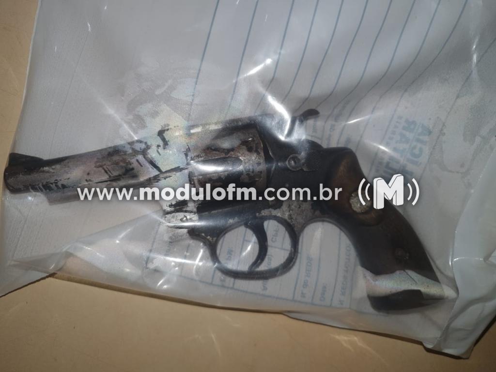 Imagem 1 do post Jovem é alvejado e morto após apontar arma para policiais em Monte Carmelo