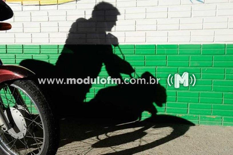 Moto é furtada no Distrito de São João da Serra Negra