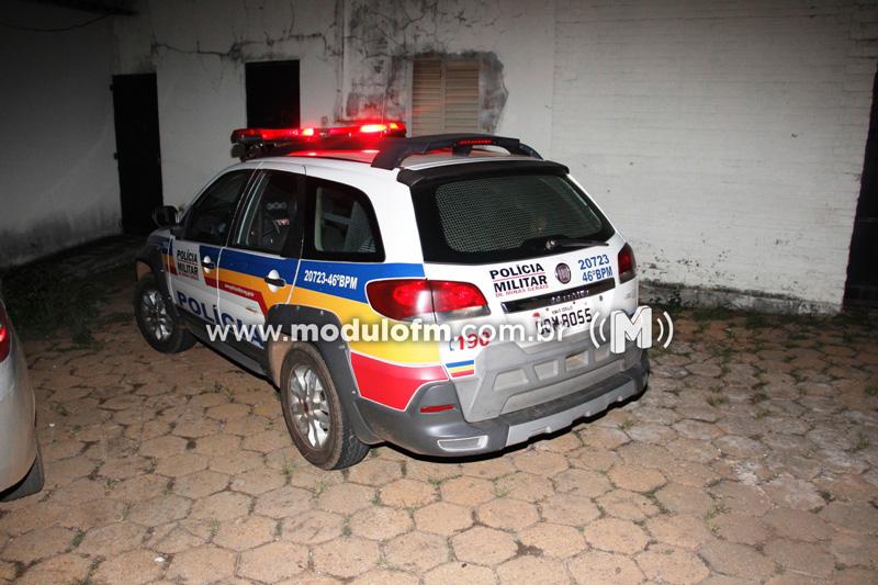 Suspeitos de roubos em fazendas na região de Salitre de Minas são presos por porte ilegal de arma de fogo