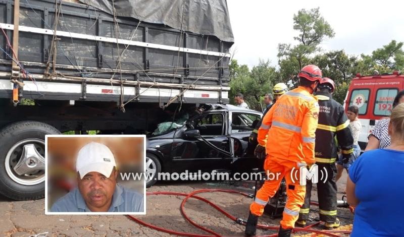 Colisão entre carro e caminhão mata um homem e deixa dois feridos na MG-190