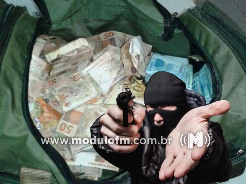 Assaltantes roubam malote com quase R$ 25 mil na porta de supermercado em Patrocínio
