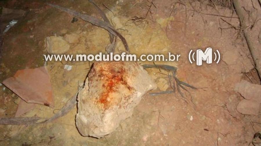 Briga entre homens termina com dois apedrejados