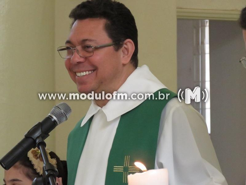Padre Sizenando celebra última missa em Patrocínio neste domingo