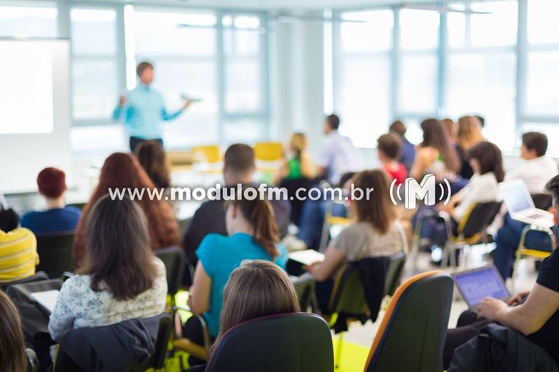 Superintendente de ensino explica problemas nas matrículas da rede...