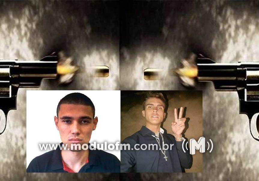 Dois suspeitos de roubar caminhonete são mortos pela PM após troca de tiros, na comunidade de Martins