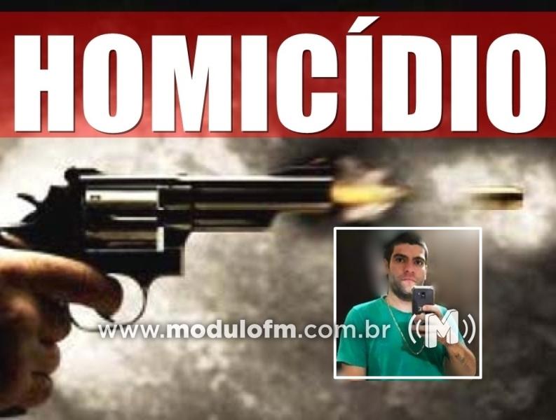 Jovem de 24 anos é executado com cinco tiros na cabeça