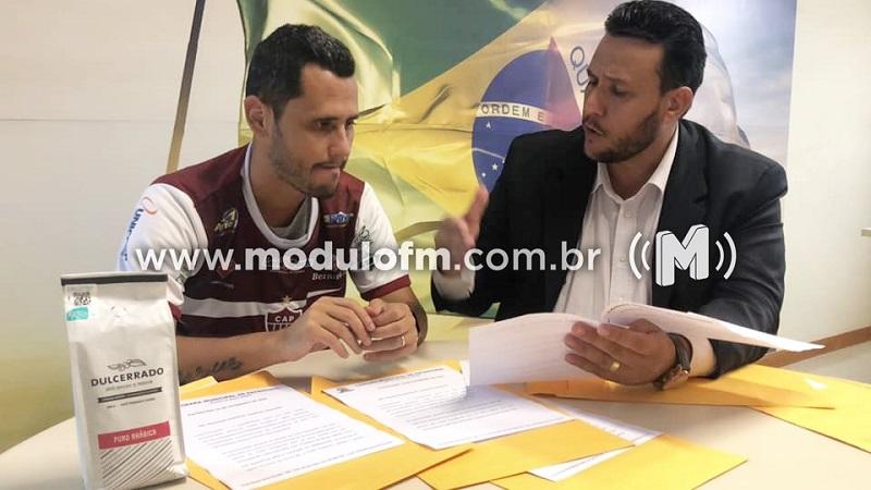 Vereador Ricardo Balila se reúne com deputado estadual Cleitinho...