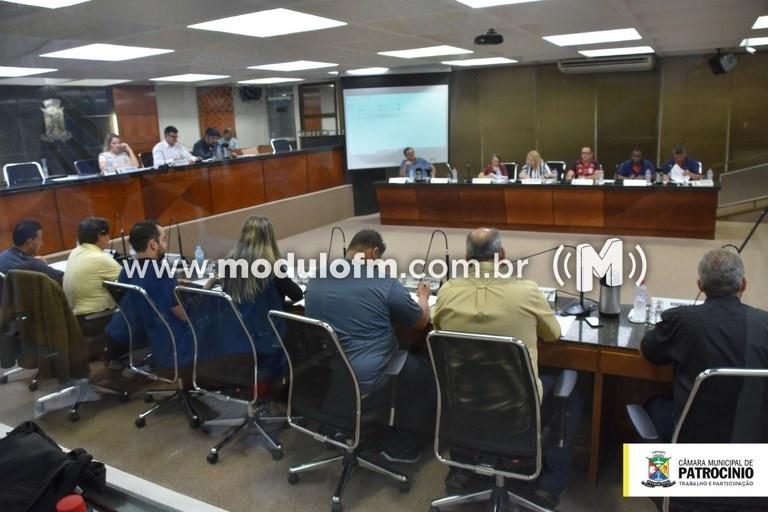 Câmara aprova projeto que proíbe fiscalização de compras em...
