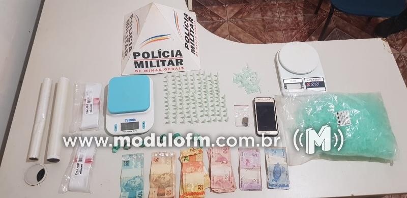 Jovem é preso com mais de 100 pinos de cocaína
