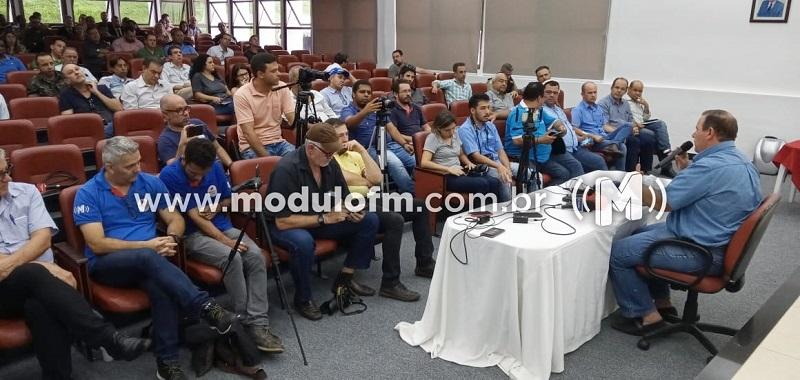 Prefeito anuncia suspensão de aulas e adiamento da Fenacafé