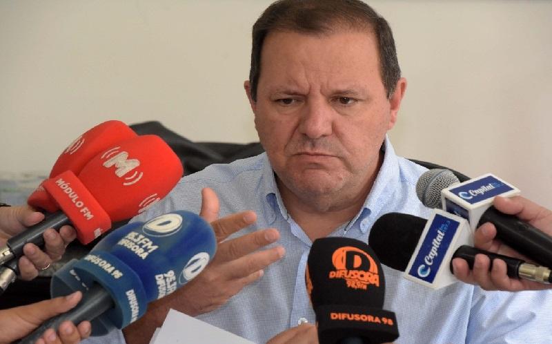 Prefeito decreta fechamento de estabelecimento que não seja de...