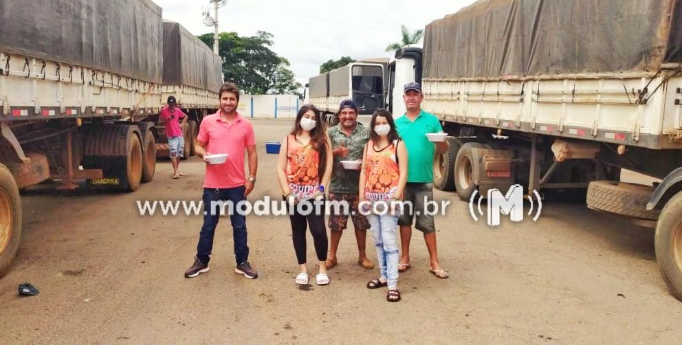 Integrantes do MAC entregaram Marmitex em Patrocínio
