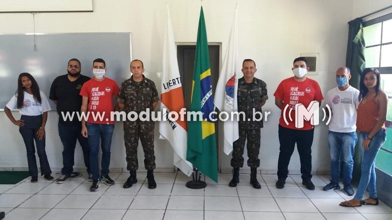 TG 04-020 realiza entrega de alimentos arrecadados para entidades
