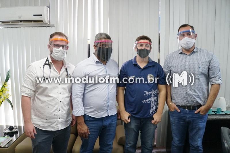 IFTM de Patrocínio entrega máscaras de proteção para Secretaria de  Saúde