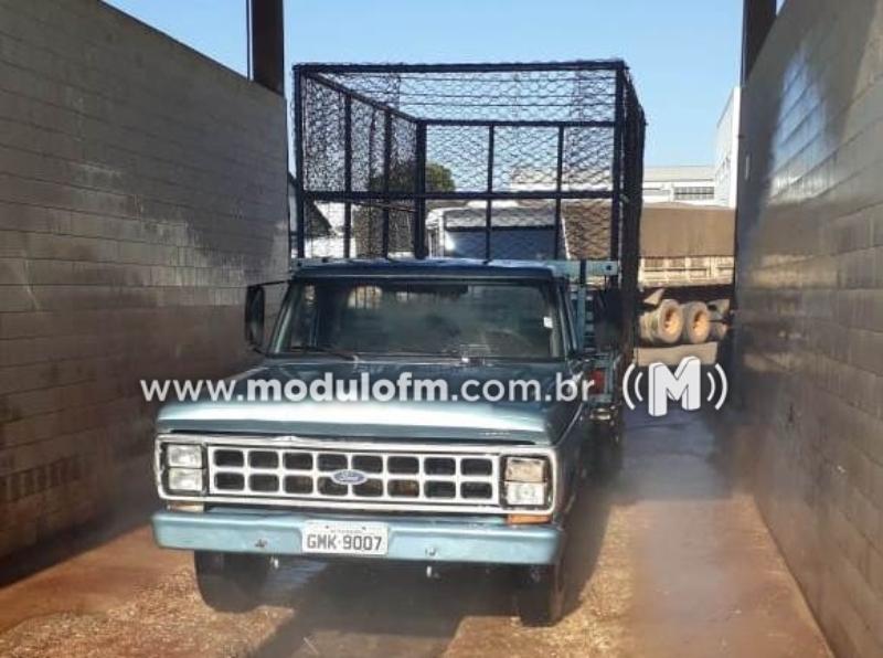 Caminhonete furtada em Patrocínio é localizada na MGC-462