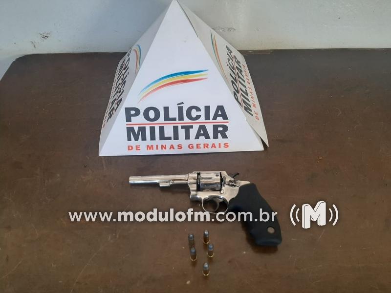 Homem é preso por porte ilegal de arma de fogo