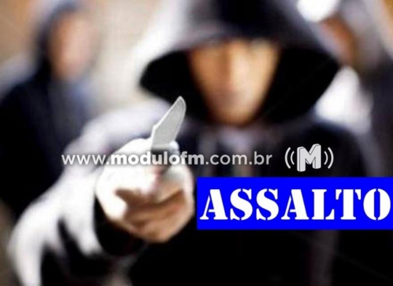 Adolescente é apreendido após roubar e esfaquear mulher