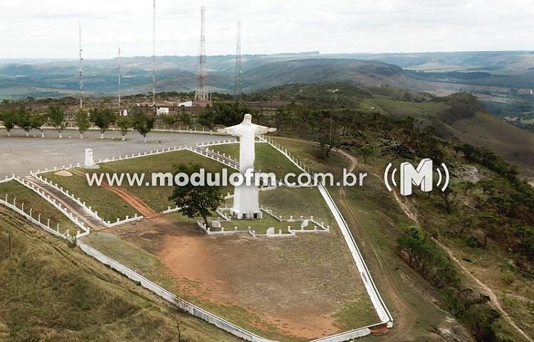 Secretaria inicia terraplanagem da estrada de acesso ao Cristo Redentor nesta semana
