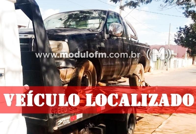 Dois homens são presos e veículo furtado em Patrocínio...