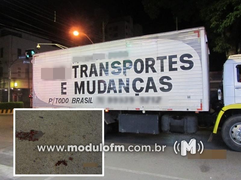GPS orienta caminhoneiro a convergir em cruzamento proibido e causa acidente em Patrocínio