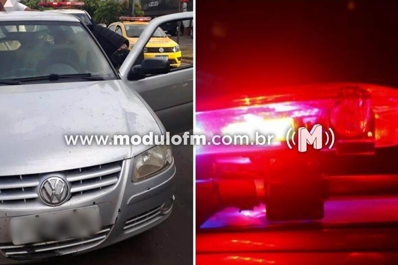 Casal é preso por mandado de prisão e carro roubado