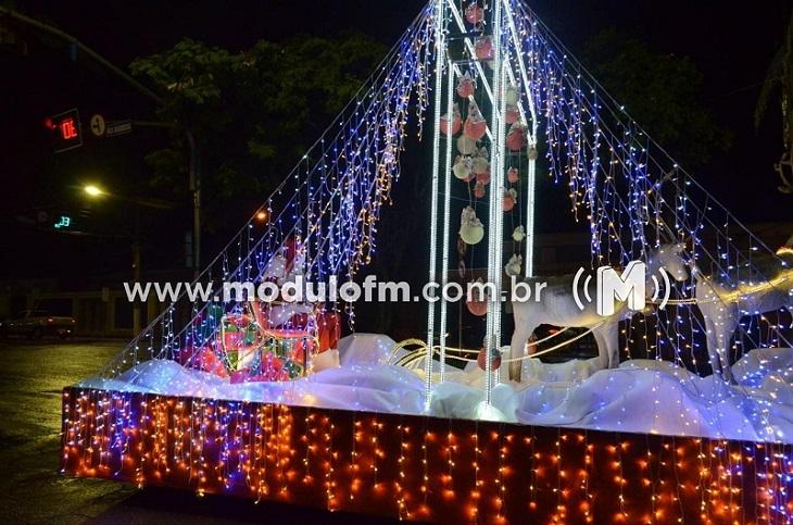 Carreata do Papai Noel começa hoje (11) e percorrerá bairros de Patrocínio