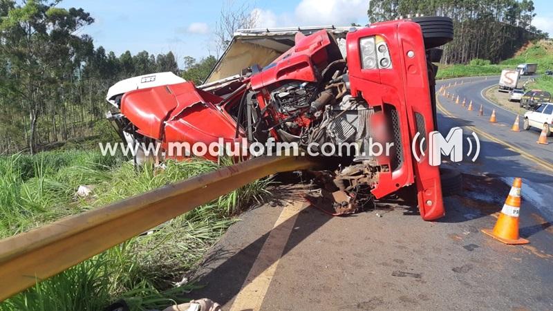 Grave acidente mata bebê e criança na BR-365