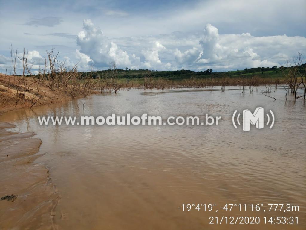 Imagem 2 do post Polícia Ambiental analisa causas da morte de grande quantidade de peixes na represa de Nova Ponte