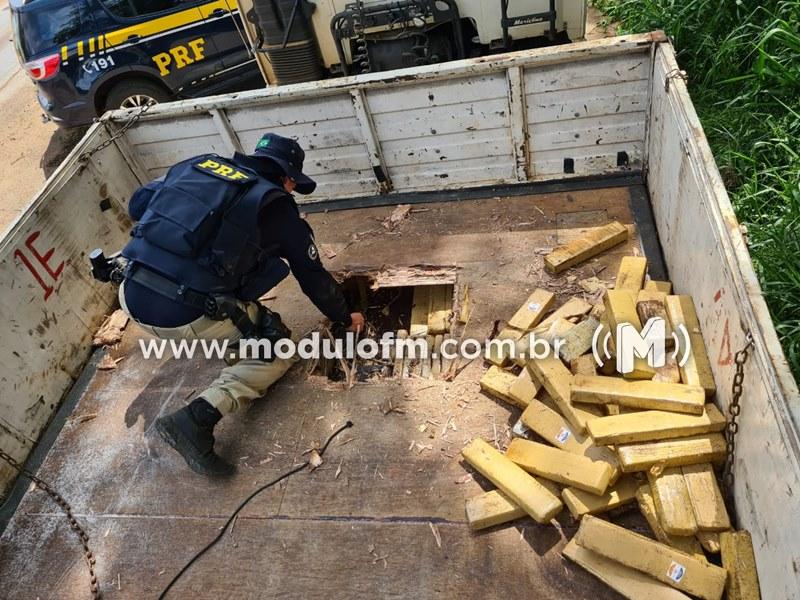 Veja o vídeo: PRF encontra mais 500 kg de maconha em compartimento secreto de caminhão na BR-365