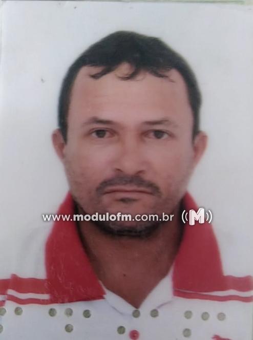 Homem morre após capotar caminhão na MGC 462 entre...