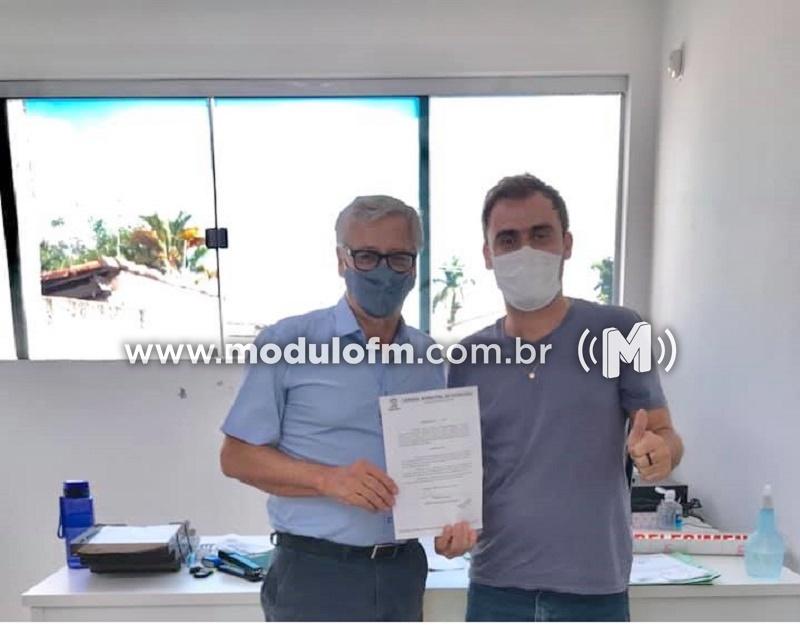 Vereador solicita sincronização de semáforos na Avenida João Alves do Nascimento