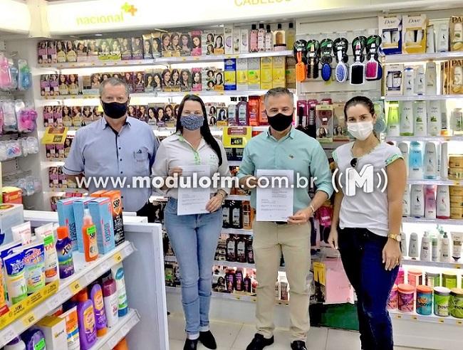 Farmácia Nacional faz primeiro repasse da Campanha do Troco 2021 em prol do Hospital do Câncer