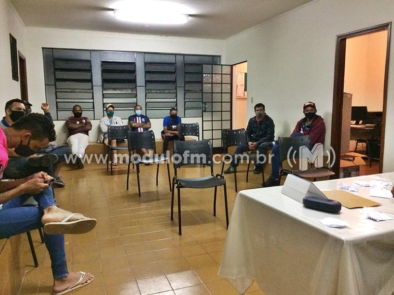 Após reunião com dirigentes, segunda divisão do amador terá...