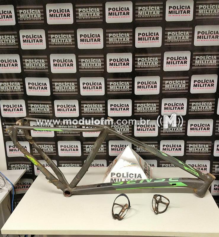 PM apreende menor infrator com quadro de bicicleta avaliado...