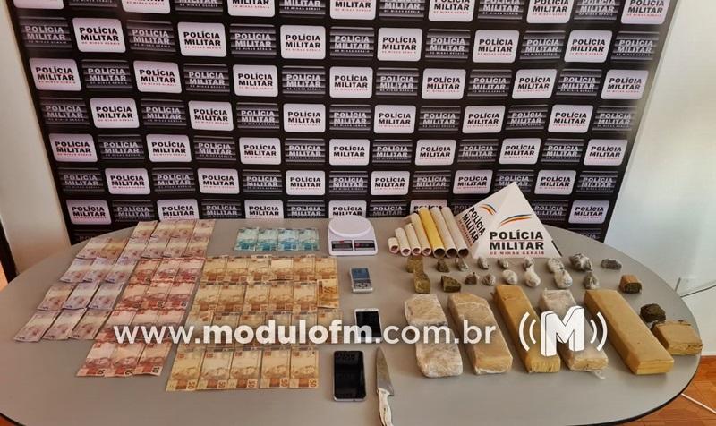 Polícia Militar prende 3 pessoas e apreende um adolescente e grande quantidade de drogas em Monte Carmelo