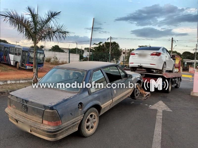 Veículo furtado é localizado a poucos metros do batalhão da Polícia Militar em Patrocínio