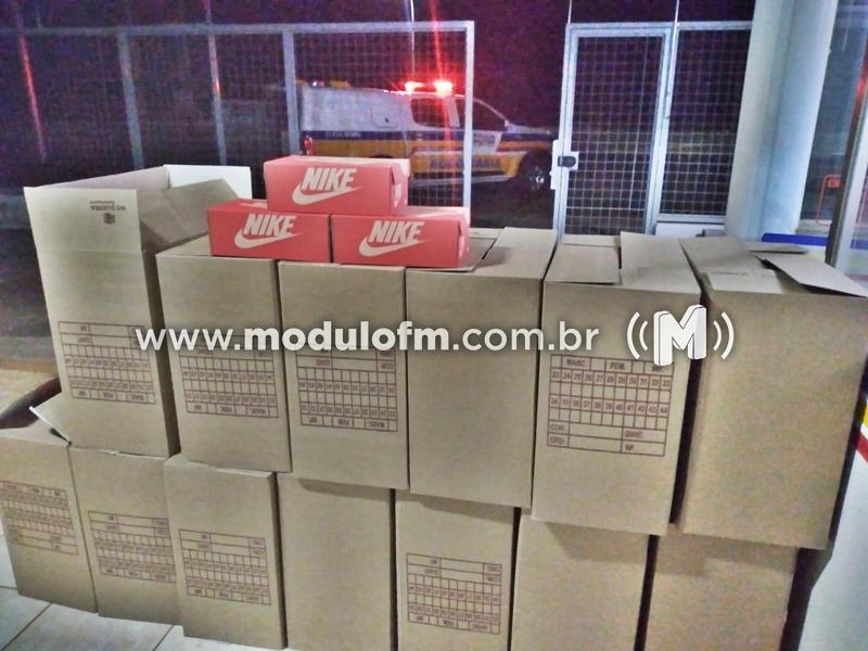 Caminhão é apreendido com quase 200 pares de tênis falsificados que seriam comercializados em Patrocínio