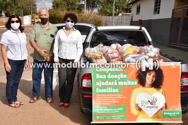 Lar da Criança recebe cestas arrecadadas pela UNIMED