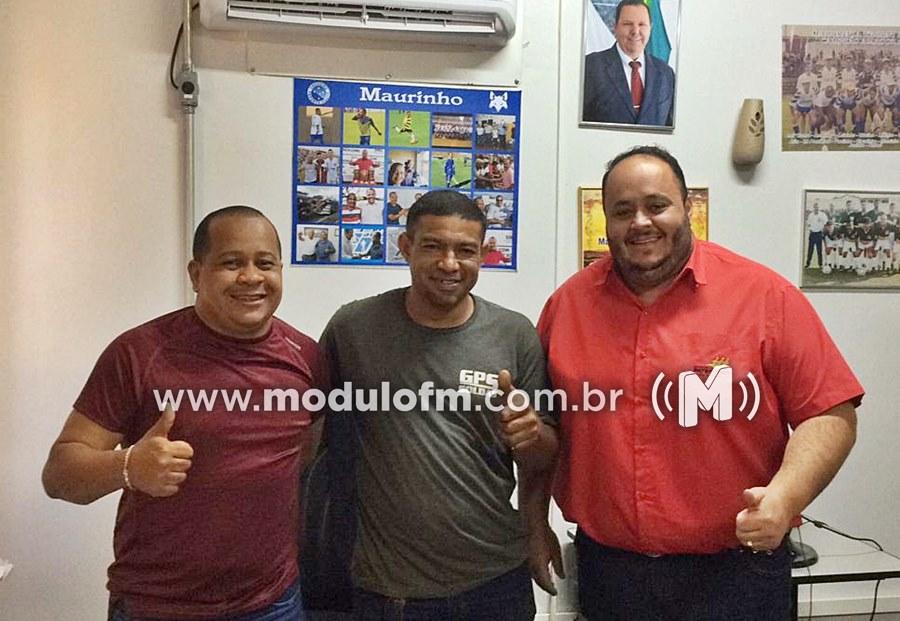 Reunião na Secretaria de Esportes definiu reforma de Estádio do Bairro Carajás