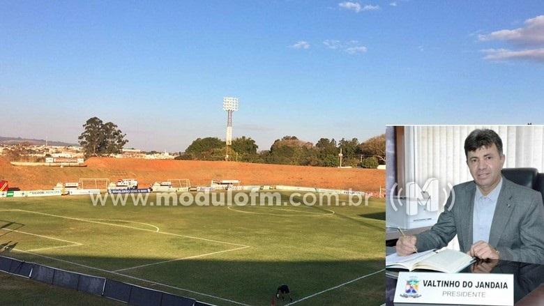 Vereador faz indicação solicitando troca de gramado do Estádio Pedro Alves do Nascimento