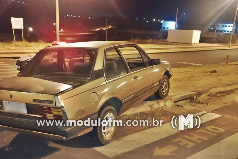 Em resposta rápida, PM recupera quatro veículos furtados durante a madrugada e apreende autores