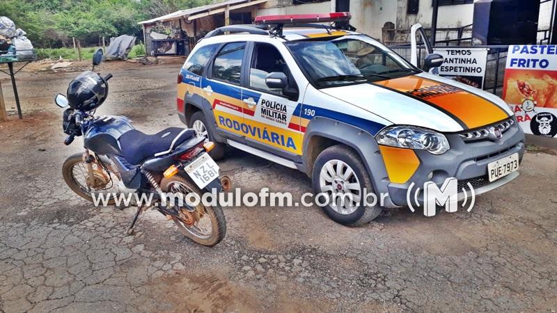 Motociclista é preso em moto com número de chassi...