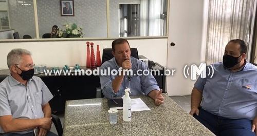 Prefeito Deiró Marra desiste do projeto de municipalização das escolas estaduais