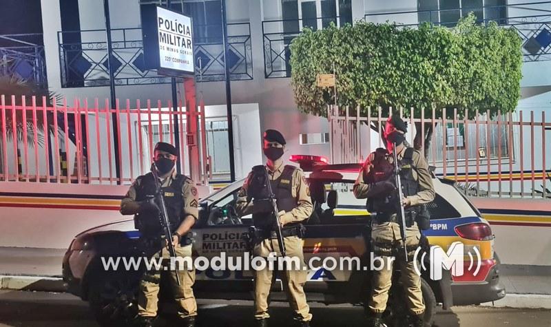 Veja o vídeo: Policiais militares ajudam a salvar homem...