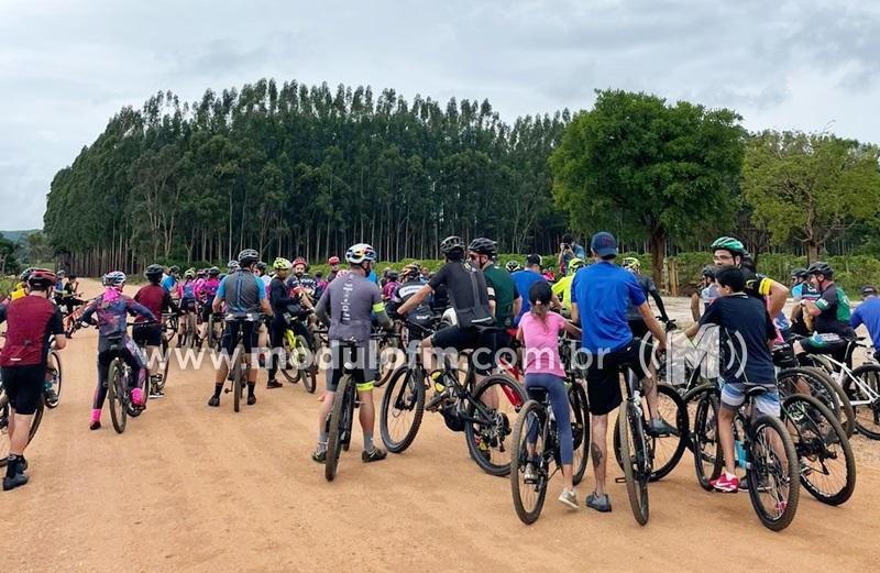 Cerca de 500 pessoas participaram do 3º Pedal do Amor em prol do Hospital do Câncer de Patrocínio