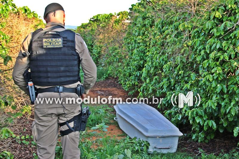 Ossada humana é encontrada em meio de cafezal pode ser de mulher desaparecida há 1 mês