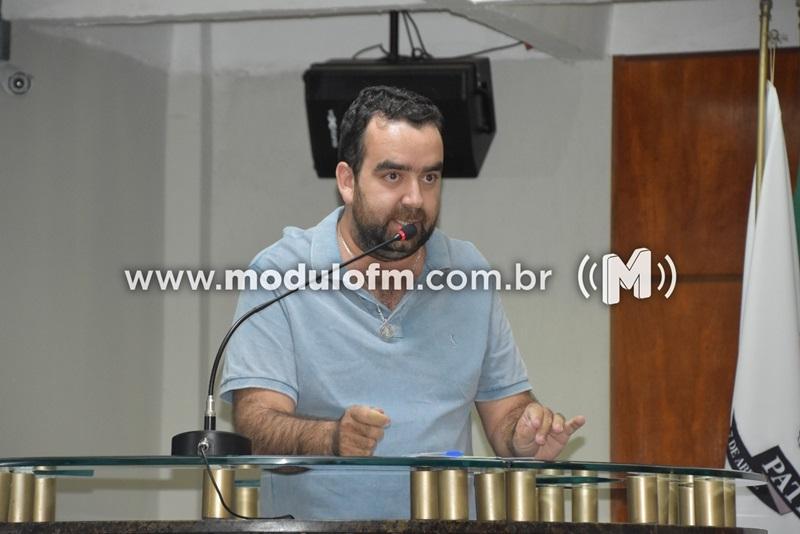 Vereador Prof. Alexandre afirma que projetos de autoria da oposição são desfavorecidos dentro da Câmara Municipal