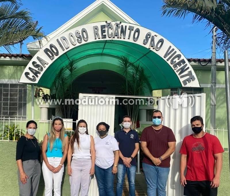 Casa do Idoso recebeu doação de itens de limpeza do Núcleo de Bares e Restaurantes das ACIP/CDL