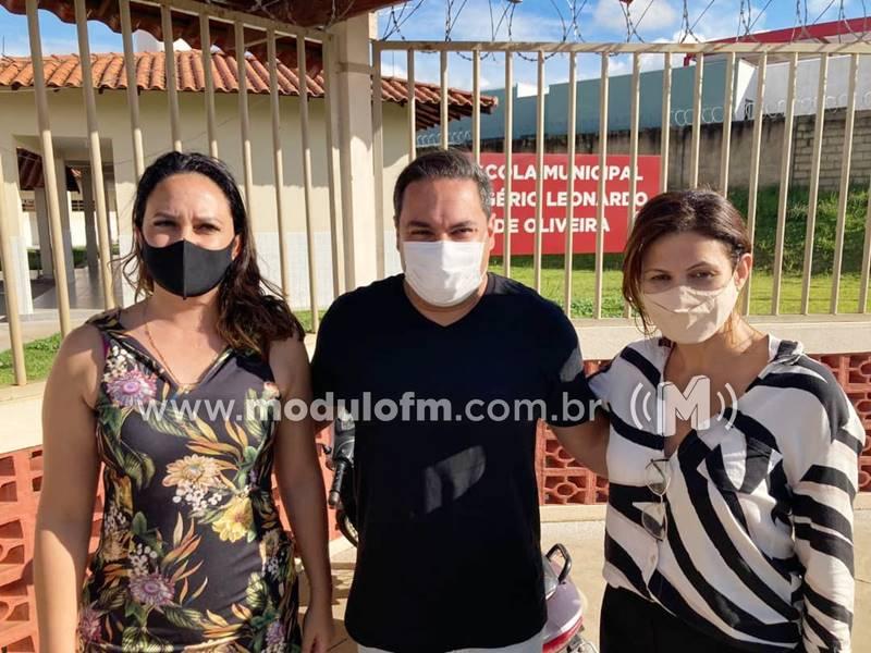 Deputado Rafael Martins visitou escolas que receberam através dele...